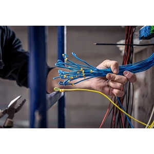 Sejarah Evolusi Kabel Listrik Dari Konduktor Hingga Teknologi Terkini